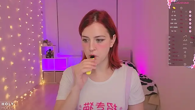 bananasgirl online show from November 15, 2025, 5:20 pm