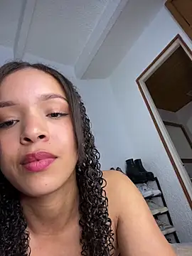 Yasmin777  online show from December 21, 2025, 10:39 pm