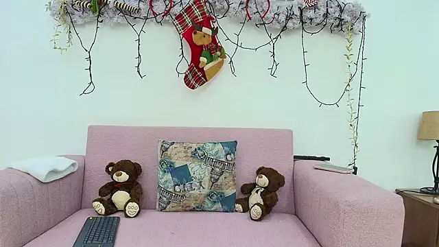 Snapshot of Sabrina_Andrew chatting on December 22, 2025, 11:18 am Sabrina Andrew online show from December 22, 2025, 11:18 am