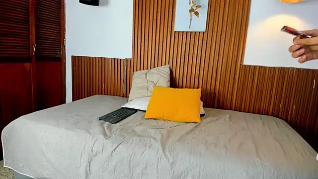 David niet online show from September 24, 2025, 5:27 pm