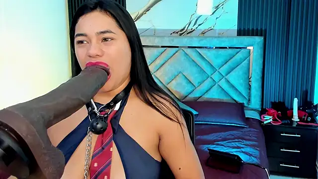 Issafoxx online show from September 29, 2025, 11:59 am