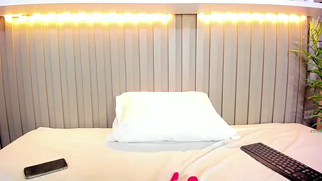 Snapshot of natalyWilliams chatting on October 17, 2025, 12:41 pm natalyWilliams online show from October 17, 2025, 12:41 pm