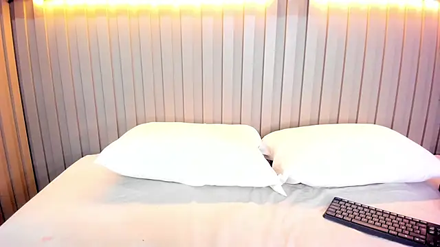 Snapshot of natalyWilliams chatting on October 24, 2025, 12:56 pm natalyWilliams online show from October 24, 2025, 12:56 pm