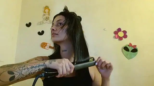 Snapshot of Akasha001 chatting on October 16, 2025, 7:59 pm Akasha001 online show from October 16, 2025, 7:59 pm