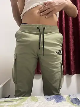 Snapshot of Anassal123 chatting on November 17, 2025, 11:21 pm Anassal123 online show from November 17, 2025, 11:21 pm