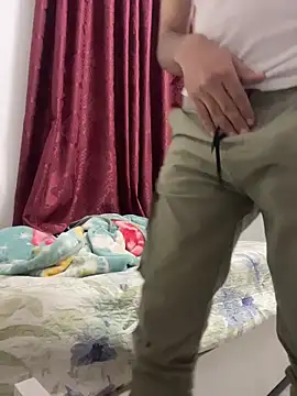 Snapshot of Anassal123 chatting on December 2, 2025, 6:36 pm Anassal123 online show from December 2, 2025, 6:36 pm