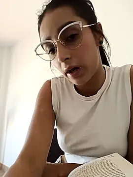 CandyFoxter  online show from September 22, 2025, 1:02 pm