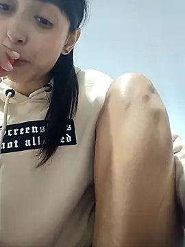 CandyFoxter  online show from October 17, 2025, 6:43 pm