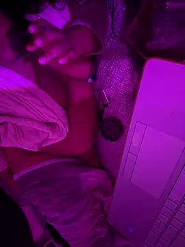 1n0nlythroat online show from October 17, 2025, 3:25 pm