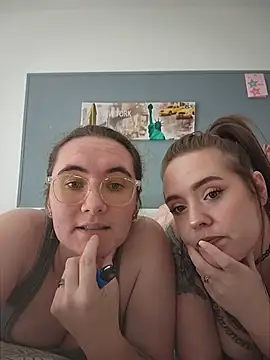 AndHerXO online show from August 1, 2026, 4:06 pm