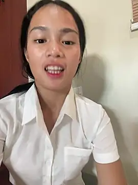 Snapshot of PrettySlimPinay19 chatting on July 7, 2026, 5:43 am PrettySlimPinay19 online show from July 7, 2026, 5:43 am