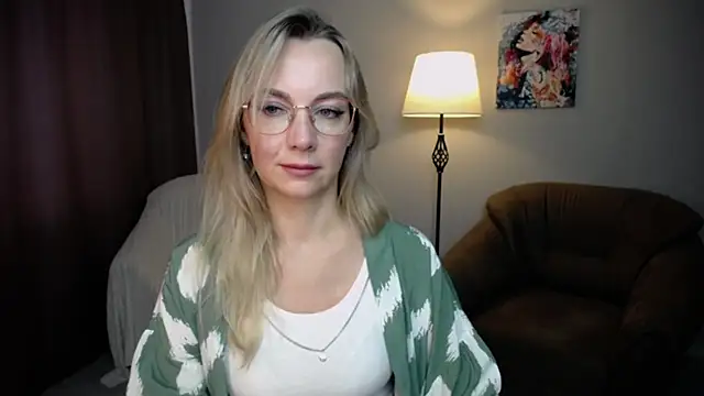 Ava Elior online show from September 9, 2025, 9:20 am