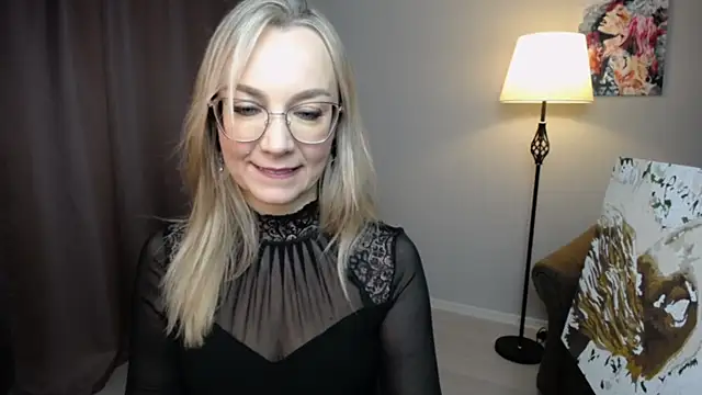 Ava Elior online show from December 3, 2025, 10:35 am