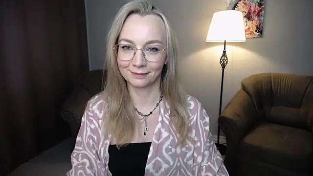 Ava Elior online show from May 25, 2026, 8:31 am
