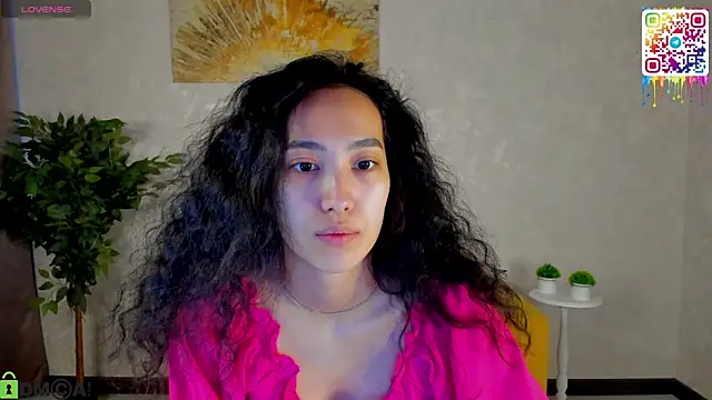 FlirtyAura online show from April 23, 2026, 3:52 am