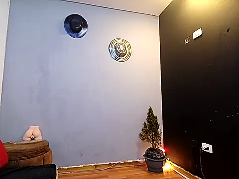 jhonny thes28 online show from September 23, 2025, 3:26 pm