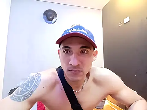 jhonny thes28 online show from September 28, 2025, 1:33 am