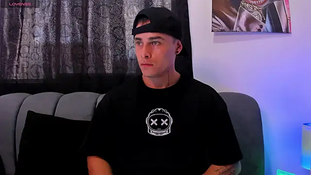 Snapshot of connorsmiith chatting on November 7, 2025, 9:48 pm connorsmiith online show from November 7, 2025, 9:48 pm