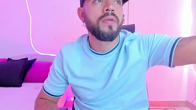 Snapshot of Maximo_Di_Santi chatting on October 16, 2025, 10:55 pm Maximo Di Santi online show from October 16, 2025, 10:55 pm