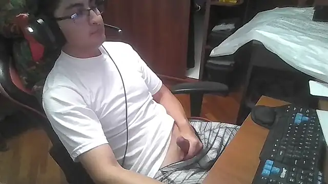 Snapshot of SVGUSSV chatting on October 23, 2025, 1:05 am SVGUSSV online show from October 23, 2025, 1:05 am