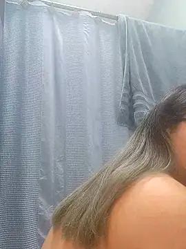 Lovelyrainn online show from November 20, 2025, 5:56 pm