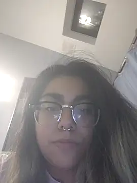 Lovelyrainn online show from November 23, 2025, 11:43 am