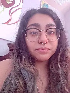 Lovelyrainn online show from December 15, 2025, 3:27 pm