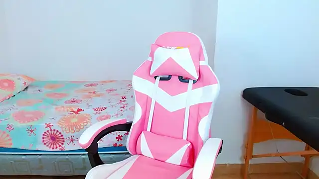 kamilla evans online show from November 11, 2025, 10:43 pm