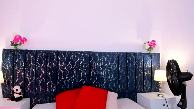 Snapshot of katte_landerr chatting on May 13, 2026, 1:08 pm katte landerr online show from May 13, 2026, 1:08 pm