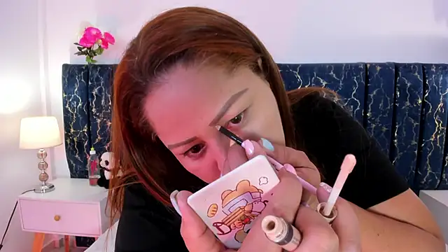 Snapshot of katte_landerr chatting on May 16, 2026, 12:59 pm katte landerr online show from May 16, 2026, 12:59 pm