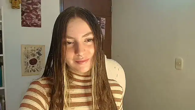 Snapshot of velvet__moon chatting on January 5, 2026, 9:07 pm velvet moon online show from January 5, 2026, 9:07 pm