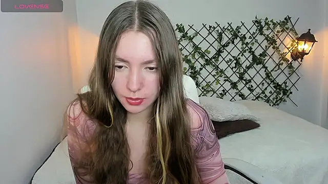 Snapshot of velvet__moon chatting on February 2, 2026, 11:36 pm velvet moon online show from February 2, 2026, 11:36 pm