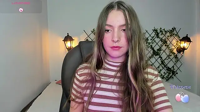 Snapshot of velvet__moon chatting on February 6, 2026, 1:10 am velvet moon online show from February 6, 2026, 1:10 am