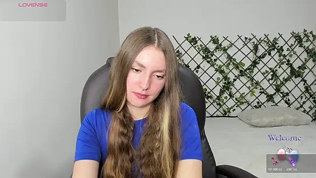 Snapshot of velvet__moon chatting on February 16, 2026, 10:28 pm velvet moon online show from February 16, 2026, 10:28 pm