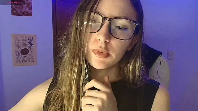 velvet  moon online show from March 2, 2026, 4:14 am