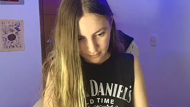 Snapshot of velvet__moon chatting on March 2, 2026, 5:08 am velvet moon online show from March 2, 2026, 5:08 am