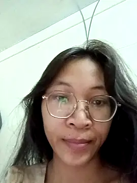 Snapshot of Minhthu44 chatting on March 13, 2026, 8:26 pm Minhthu44 online show from March 13, 2026, 8:26 pm