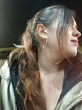 miss berlyn online show from December 5, 2025, 2:31 am