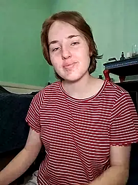 Snapshot of angelbliss10100 chatting on October 24, 2025, 5:42 pm angelbliss10100 online show from October 24, 2025, 5:42 pm