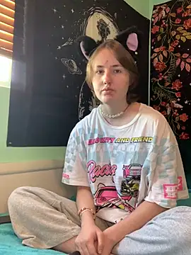 Snapshot of angelbliss10100 chatting on December 3, 2025, 5:33 pm angelbliss10100 online show from December 3, 2025, 5:33 pm