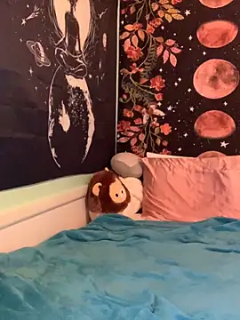 Snapshot of angelbliss10100 chatting on December 17, 2025, 2:34 pm angelbliss10100 online show from December 17, 2025, 2:34 pm