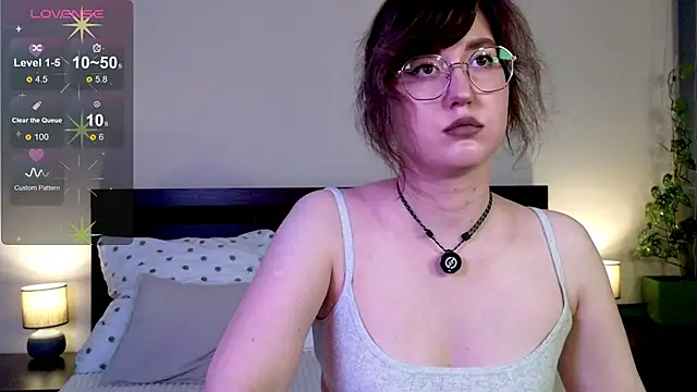 Snapshot of _AlexaFlowers_ chatting on July 10, 2026, 10:18 am AlexaFlowers online show from July 10, 2026, 10:18 am