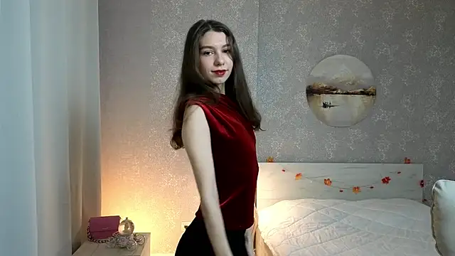 Snapshot of KellyShines chatting on December 3, 2025, 8:23 am KellyShines online show from December 3, 2025, 8:23 am