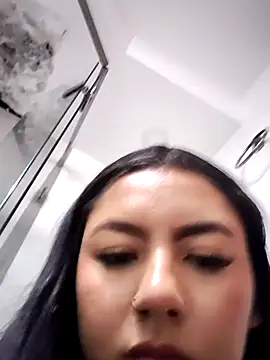 Megara 25 online show from December 5, 2025, 1:58 am