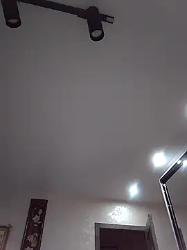 Snapshot of KissMiSveet chatting on October 17, 2025, 5:43 am KissMiSveet online show from October 17, 2025, 5:43 am