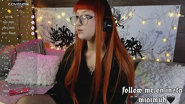 mia  yui online show from November 16, 2025, 11:10 pm