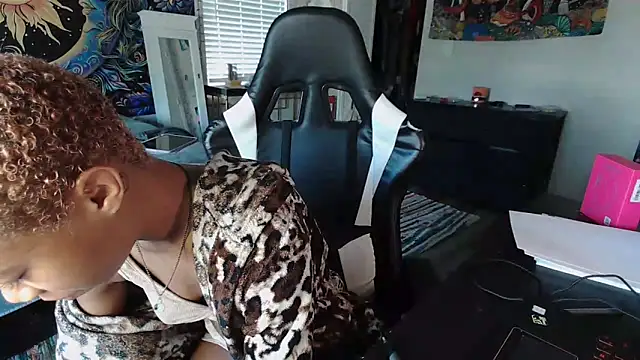 Snapshot of tsunamitori chatting on November 17, 2025, 5:08 pm tsunamitori online show from November 17, 2025, 5:08 pm