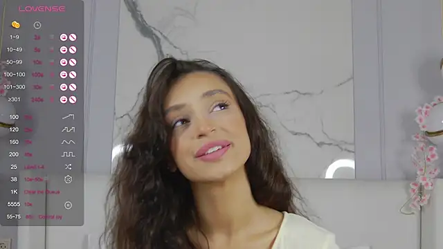 AdoraCortes online show from September 20, 2025, 5:08 am