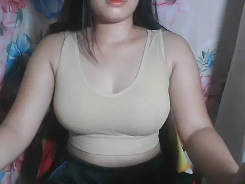 Snapshot of Katie_Winslet chatting on October 18, 2025, 2:25 am Katie Winslet online show from October 18, 2025, 2:25 am