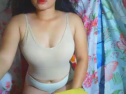 Snapshot of Katie_Winslet chatting on December 18, 2025, 12:06 am Katie Winslet online show from December 18, 2025, 12:06 am